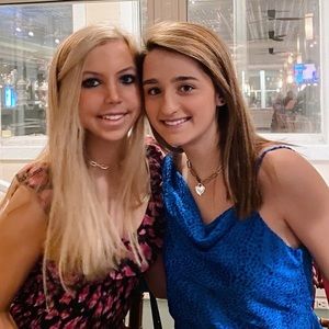 Meet your Posher, Brooke